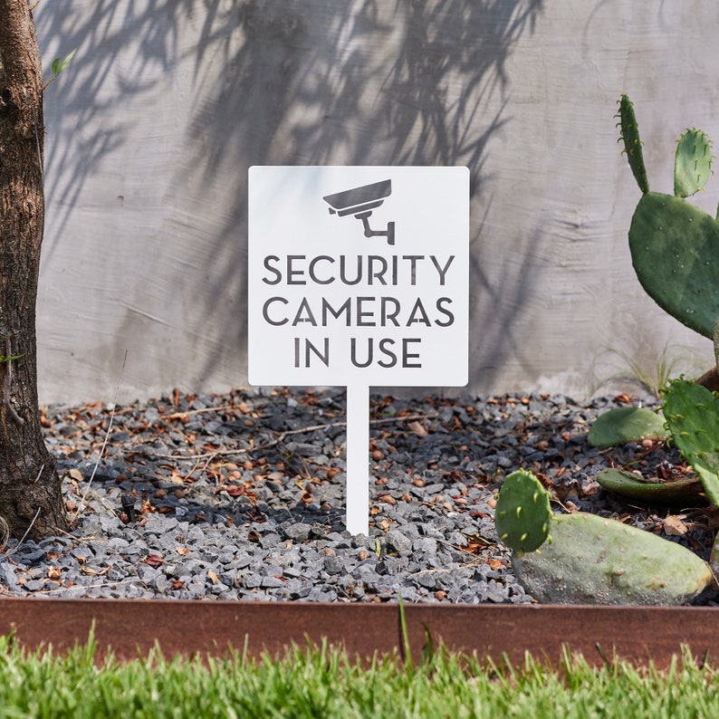 Home Yard Security Cameras - ป้ายเตือนกล้องวงจรปิด - ป้ายเตือนทรัพย์สินเหล็กแข็งแรงทนทานทันสมัยสำหรับบ้านและธุรกิจเพื่อการเฝ้าระวังและป้องกัน