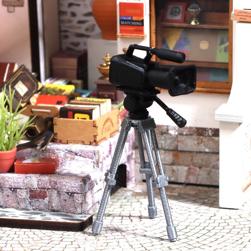 Home Security Cameras - ขาตั้งกล้องวิดีโอขนาดเล็ก รุ่น 1:12 สำหรับตกแต่งบ้านตุ๊กตา อุปกรณ์ประกอบฉากถ่ายภาพ ของตกแต่งบ้านตุ๊กตา
